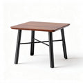 Houten tafel met metalen poten 80 x 80 x 75cm voor binnengebruik